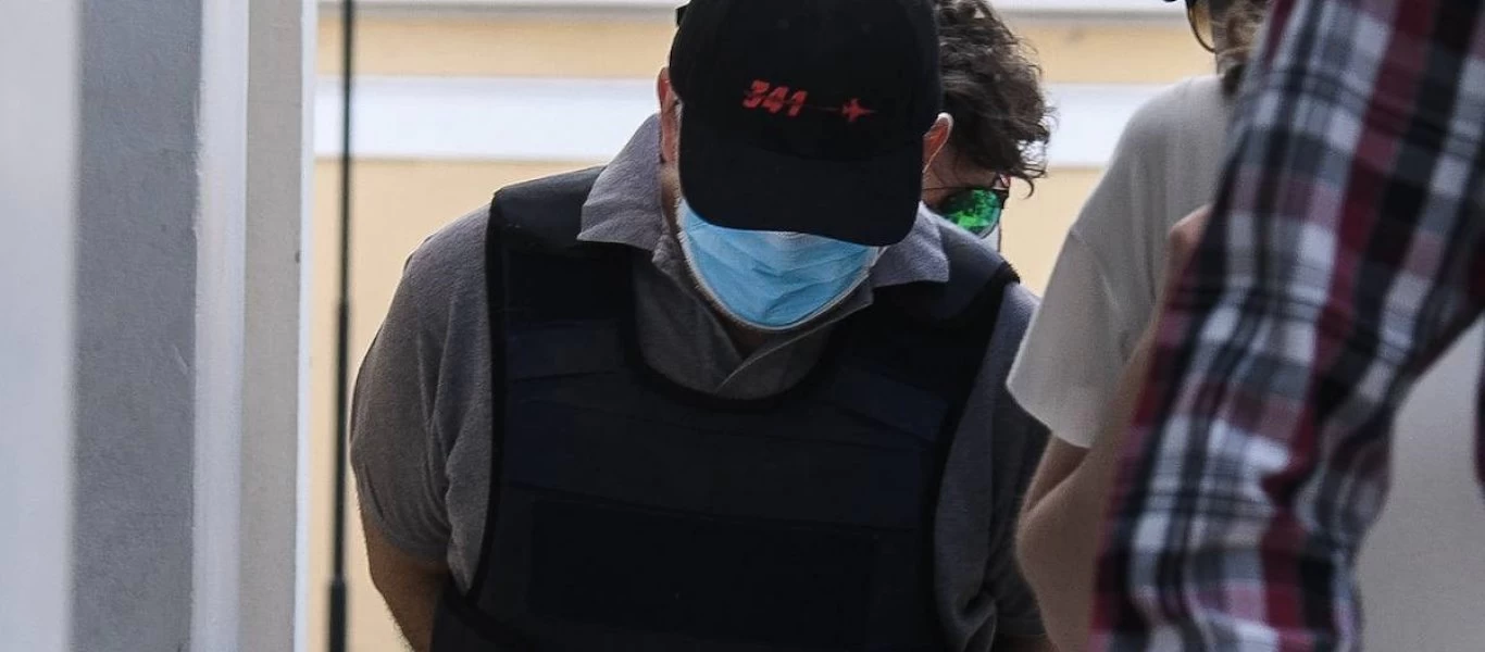 Απατεώνας «γιατρός»: Πώς κατάφερνε να μπαίνει σε πασίγνωστα διαγνωστικά κέντρα σαν «ειδήμονας»